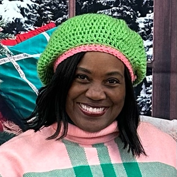 Meet your Posher, Azelia - Picture 2 of 2